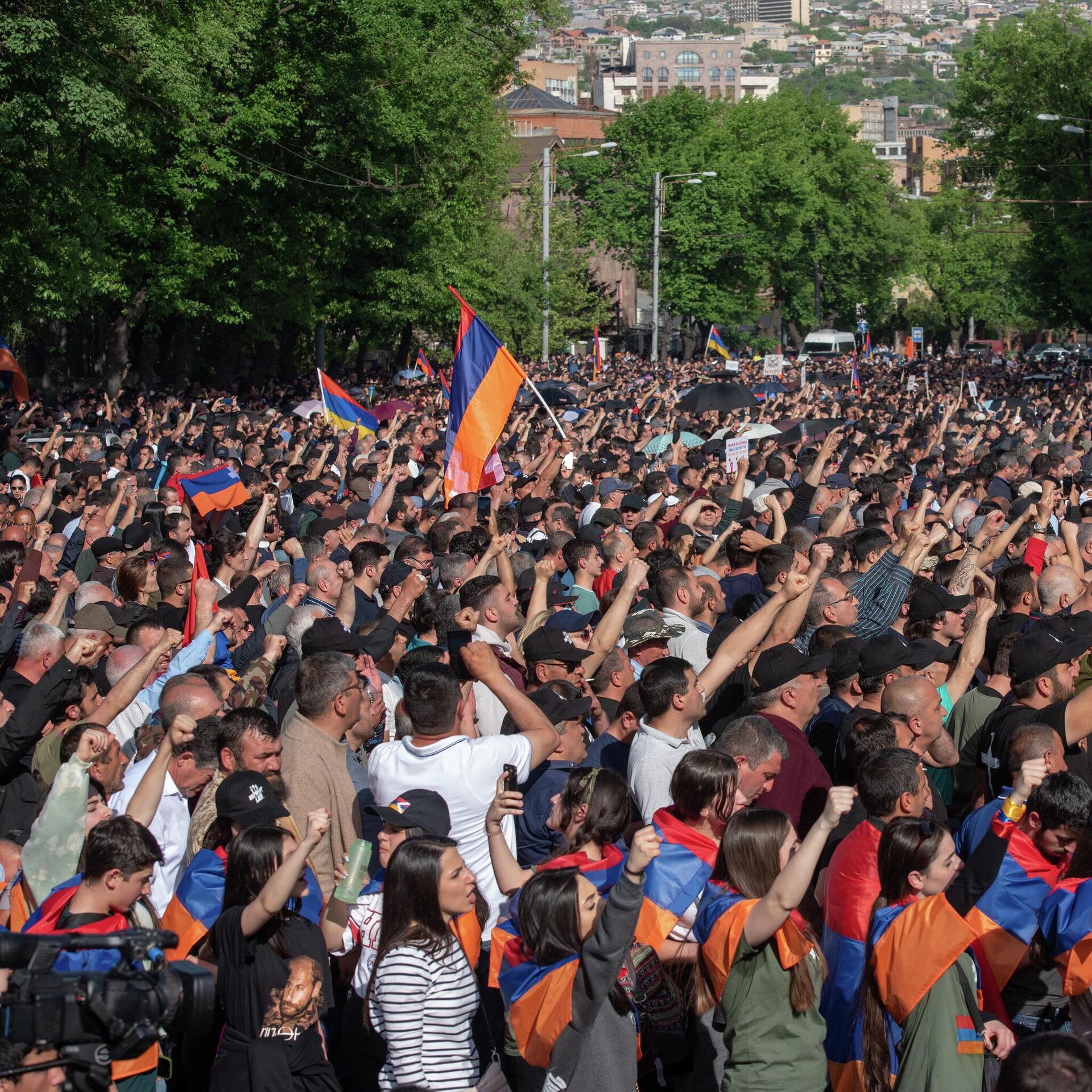 Ереван сегодня сейчас. Митинги в Армении 2022. Армения митинги оппозиции 2022. Митинг оппозиции в Ереване. Митинги в Ереване 1988г.