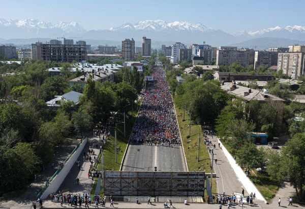 Participanții la acțiunea „Regimentul Nemuritor” din Bișkek. - Sputnik Moldova-România