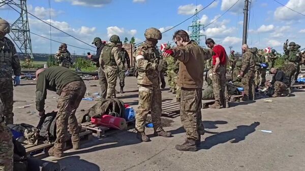 Сдача в плен последней группы украинских боевиков с Азовстали - Sputnik Молдова