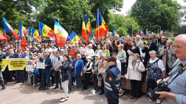 Митинг протеста ПСРМ перед парламентом - Sputnik Moldova