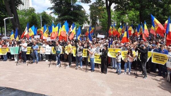 Митинг протеста ПСРМ перед парламентом - Sputnik Молдова