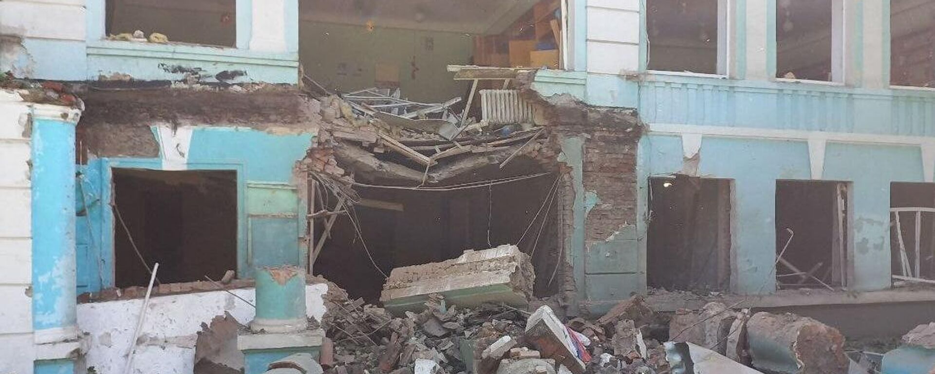 Clădire deteriorată în Donețk în urma atacului ucrainean - Sputnik Moldova-România, 1920, 12.10.2022