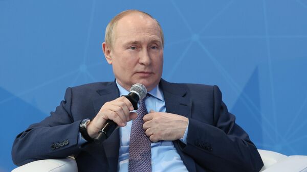 Президент РФ В. Путин провел встречу с молодыми предпринимателями, инженерами и учёными - Sputnik Молдова