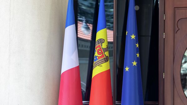 Flagurile Republicii Moldova, Franței și UE - Sputnik Moldova