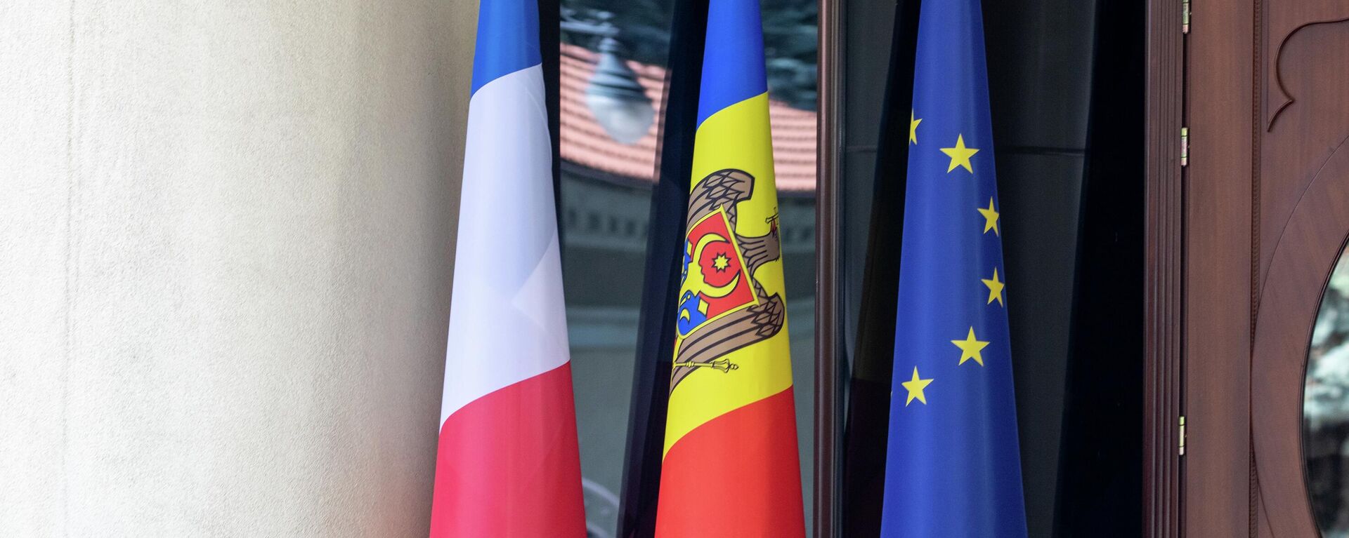 Flagurile Republicii Moldova, Franței și UE - Sputnik Moldova, 1920, 15.06.2022