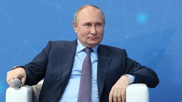 President Putin Delivers Speech at 2022 St. Petersburg International Economic Forum - Sputnik Moldova-România