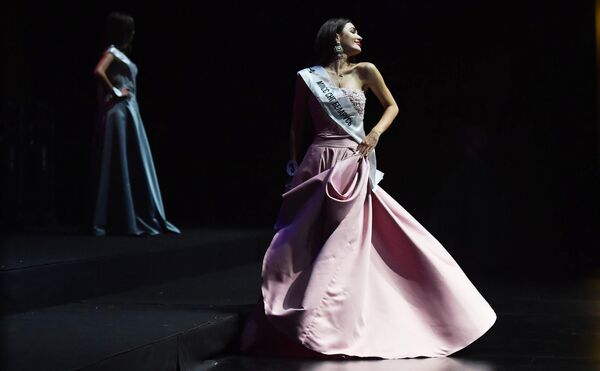 Reprezentanta Republicii Belarus la concursul „Miss CSI-2022 de la Erevan. Concursul „Miss SCI” se desfășoară pentru a doua oară în Armenia, la el participă 23 de frumoase care au învins la etapele de selecție în țările lor. - Sputnik Moldova