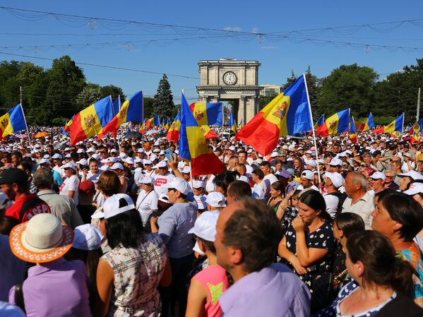 В конце июня в Кишиневе прошел массовый социальный протест, организованный новым гражданским движением &quot;Новая жизнь&quot;. - Sputnik Молдова