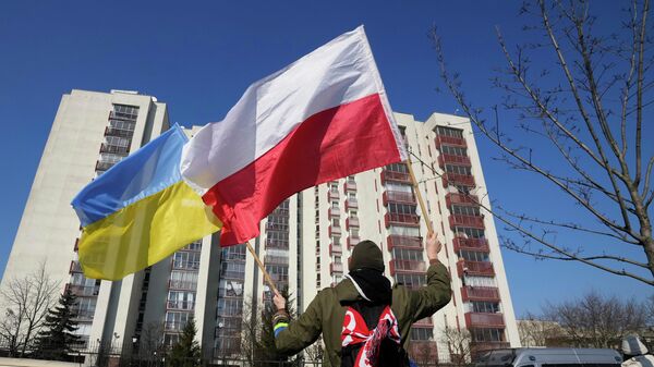Drapelele Ucrainei și Poloniei - Sputnik Moldova-România