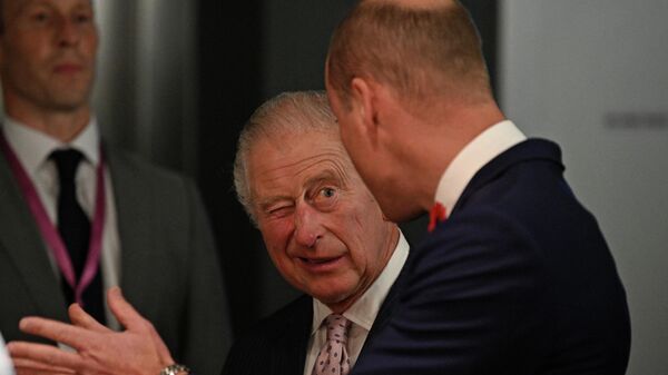 Prințul Charles al Marii Britanii vorbește cu fiul său, Prințul William - Sputnik Moldova-România