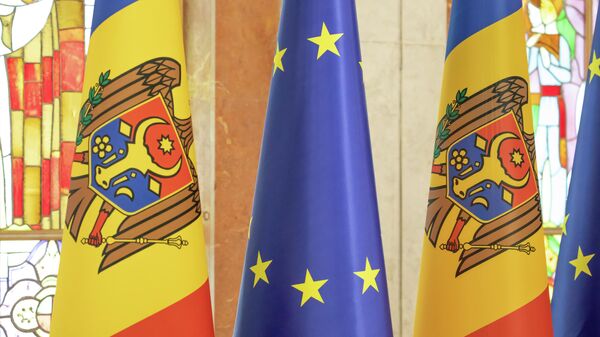 Flagurile Republicii Moldova și Uniunii Europene - Sputnik Молдова