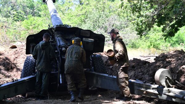 Артиллерия ЛНР ведет обстрел ВСУ с окраин Попасной - Sputnik Moldova