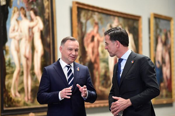 Președintele polonez Andrzej Duda și prim-ministrul olandez Mark Rutte vizitează Muzeul Prado din Madrid - Sputnik Moldova-România