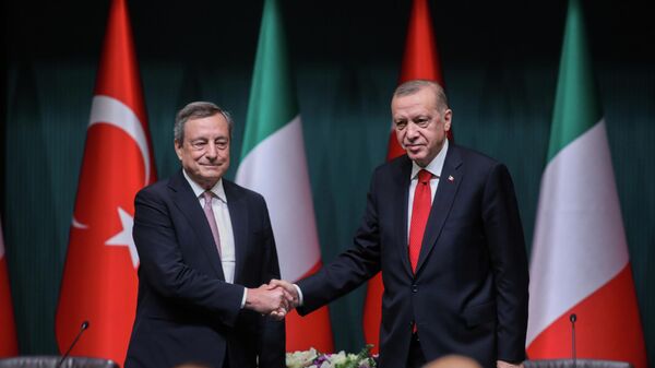 Mario Draghi și Recep Tayyip Erdogan - Sputnik Moldova-România
