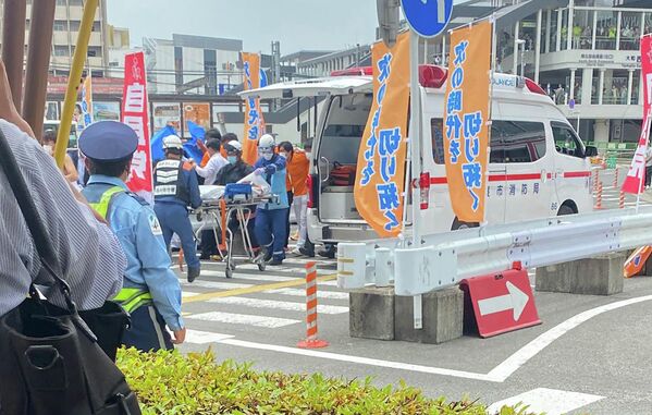Această poză furnizată Jiji Press arată o vedere generală a scenei unde a avut loc atacul asupra fostului prim-ministru al Japoniei Shinzo Abe, în piața stației Kintetsu Yamato-Saidaiji din Nara, pe 8 iulie 2022. - Sputnik Moldova