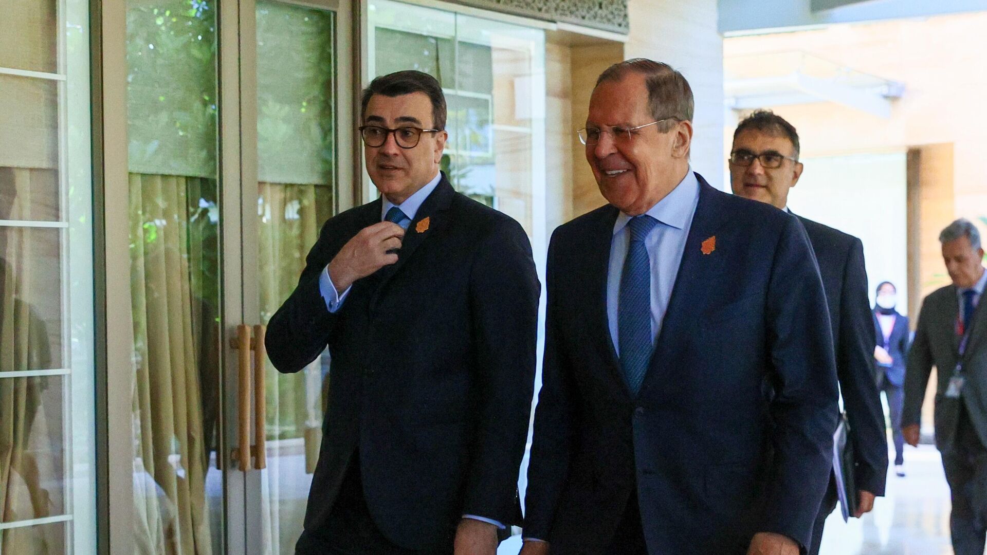 Ministrul de Externe al Rusiei, Serghei Lavrov, și omologul său brazilian, Carlos Franca, în timpul consultărilor în cadrul reuniunii ministeriale a Grupului 20. - Sputnik Moldova, 1920, 09.07.2022