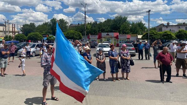 Жители Комрата вышли на протест - Sputnik Молдова