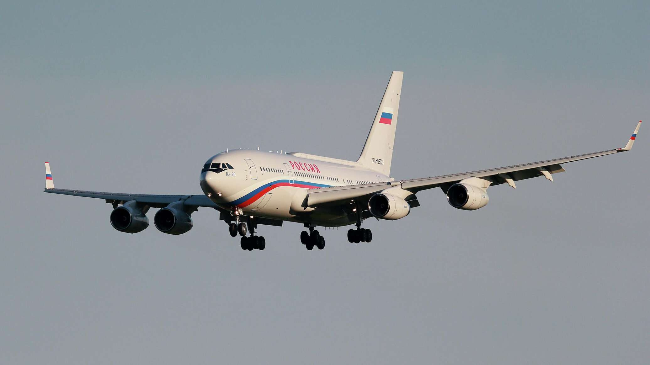 Президентский самолет. Ил-96 президентский борт. Самолет Путина ил 96. Ил-96-300 президентский.