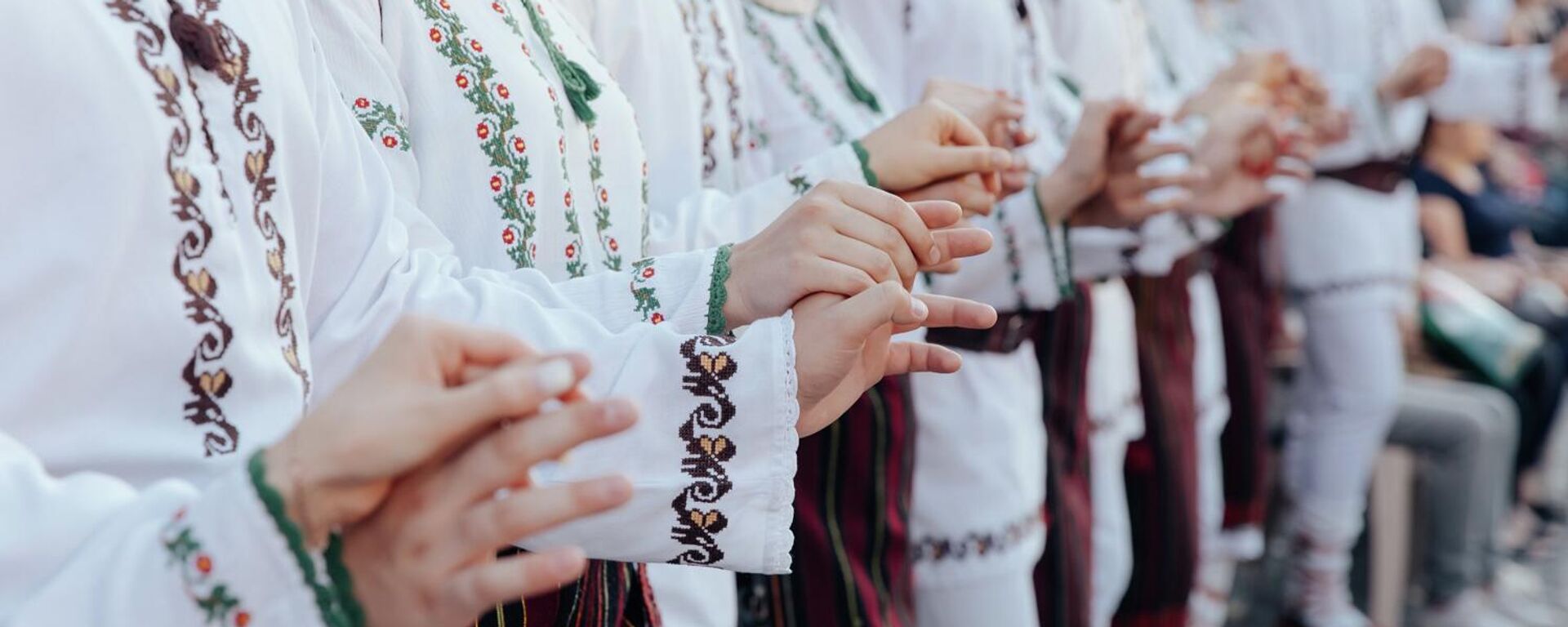 Служба помощи для возвращающихся на родину молдаван организована правительством - Sputnik Молдова, 1920, 15.04.2025