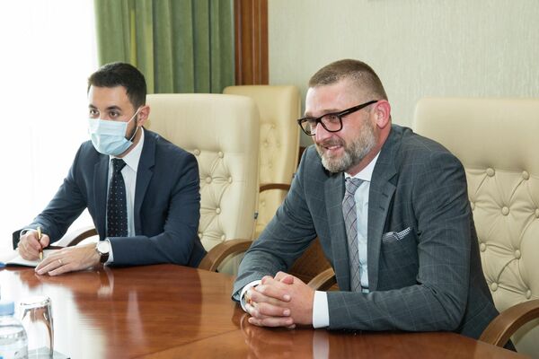 Кристиан-Леон Цуркану на встрече с премьер-министром Натальей Гаврилицей - Sputnik Молдова