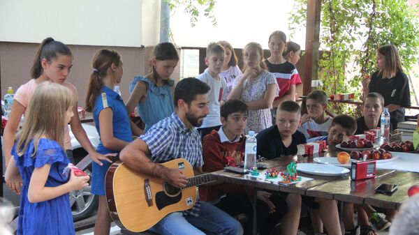Детский лагерь посла России завершает смены накануне нового учебного года - Sputnik Молдова