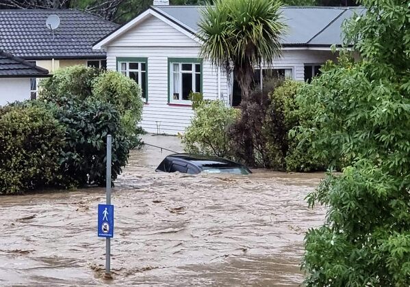 Затопленные в результате наводнения улицы в новозеландском городе Нельсон. - Sputnik Молдова