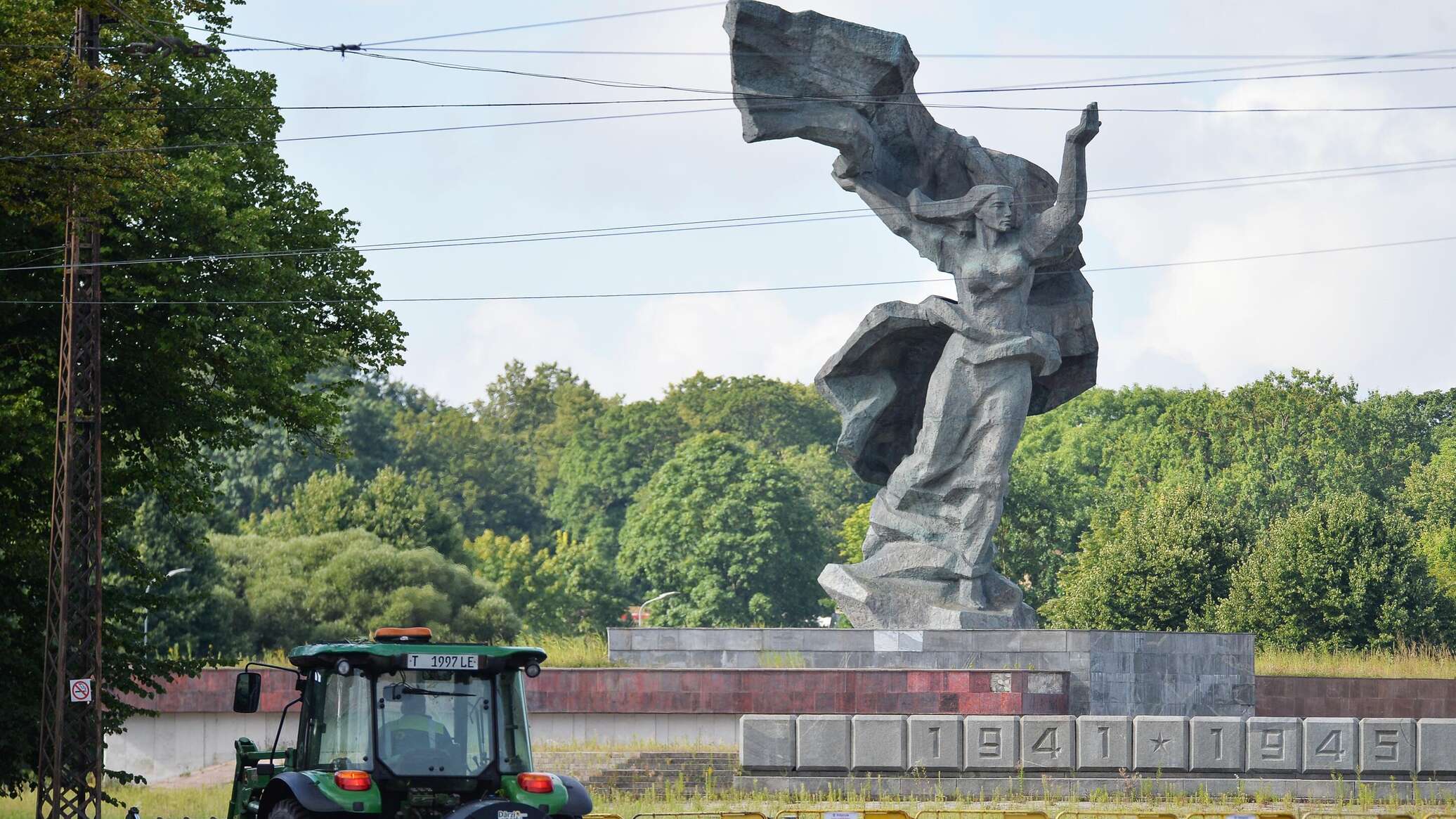 Воин освободитель снесли