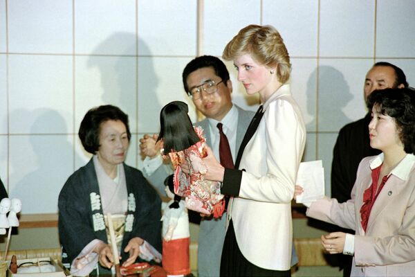 Принцесса Уэльская Диана во время визита в Японию. - Sputnik Молдова