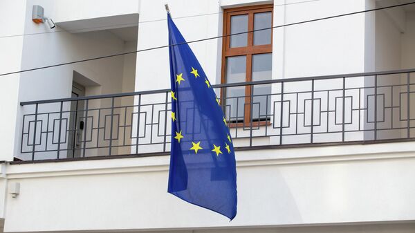 Flagul UE arborat pe sediul Delegației UE la Chișinău - Sputnik Moldova-România