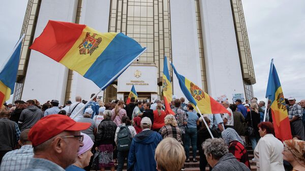 Акция протеста в Кишиневе у здания резиденции президента - Sputnik Молдова
