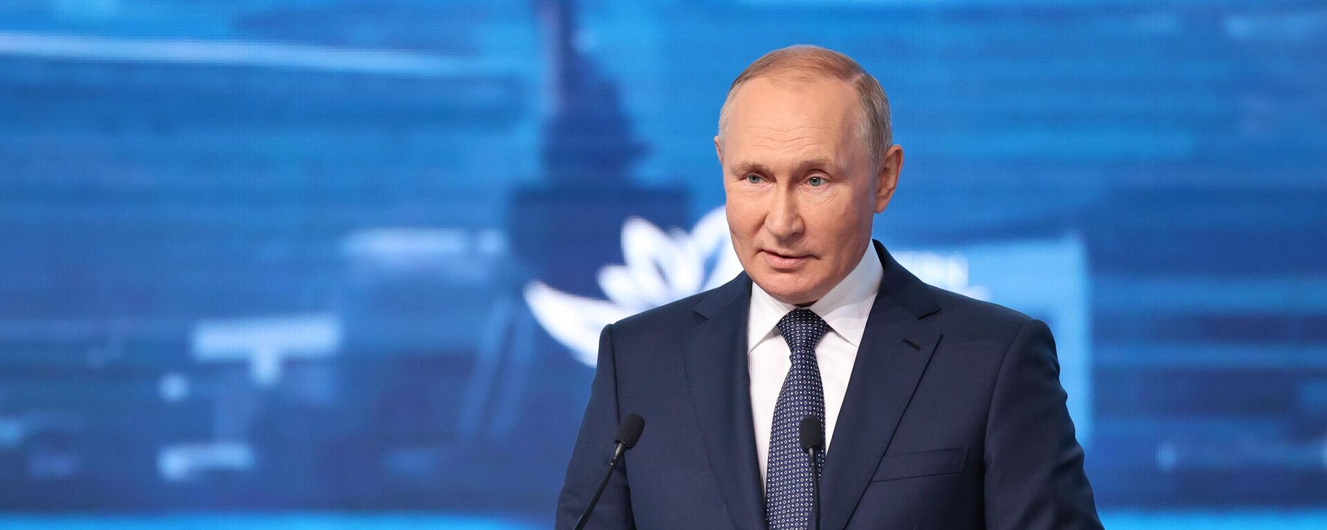 Президент РФ В. Путин принял участие в VII Восточном экономическом форуме - Sputnik Молдова, 1920, 07.09.2022