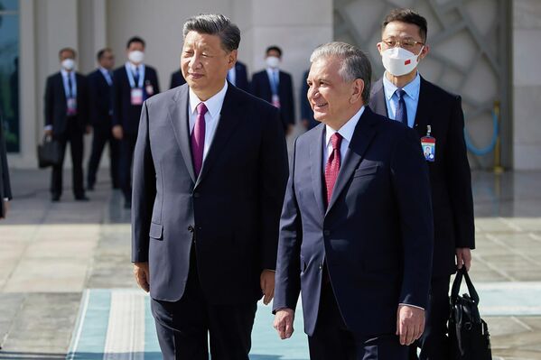 В первый день саммита Узбекистан и Китай подписали соглашение по проектам в сферах торговли, инвестиций и финансов на общую сумму 15 миллиардов долларов. - Sputnik Молдова