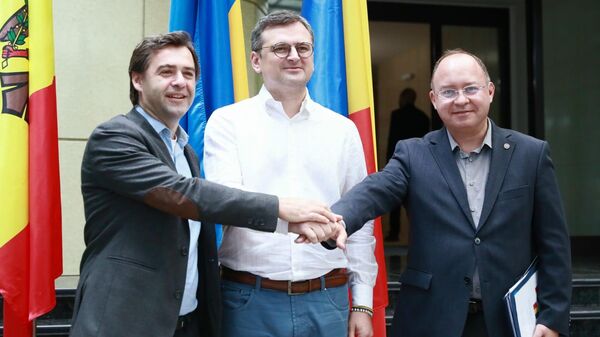 Miniștrii de Externe, Bogdan Aurescu, Nicu Popescu și Dmitri Kuleba - Sputnik Moldova-România