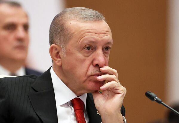 Президент Турции Реджеп Тайип Эрдоган на заседании Саммита Шанхайской организации сотрудничества - Sputnik Молдова