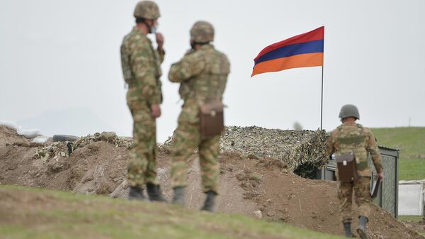 Армянские военнослужащие на границе с Азербайджаном - Sputnik Молдова