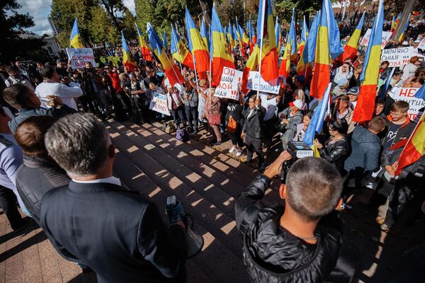 Протесты оппозиции и граждан, недовольных действиями властей проходят в Молдове уже несколько месяцев. - Sputnik Молдова