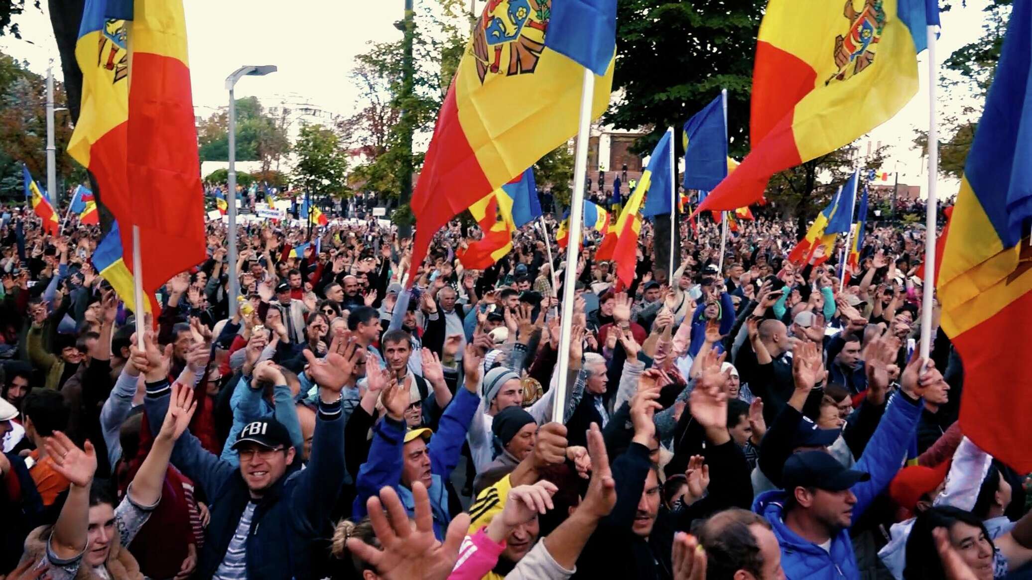 Молдавия последние. Протесты в Молдавии 2023. Протесты в Румынии 2017. Митинг унионистов в Кишиневе. Протесты в Молдавии.