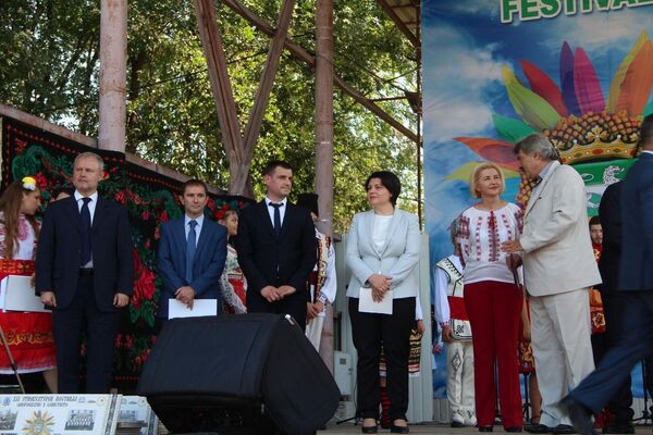 Diplomați ruși au participat la Festivalul Etnocultural Republican al XXI-lea „Unitate prin Diversitate”. - Sputnik Moldova