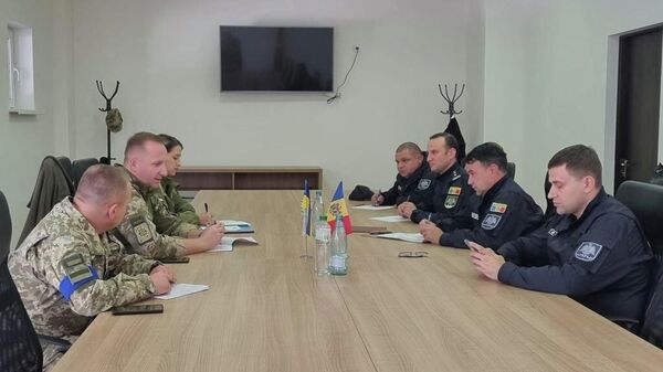 Șeful Poliției de Frontiera, Rosian Vasiloi, a avut o întrevedere de lucru cu șeful Direcției regionale Sud a Serviciului Grăniceresc de Stat al Ucrainei, Serghei Mul. - Sputnik Moldova