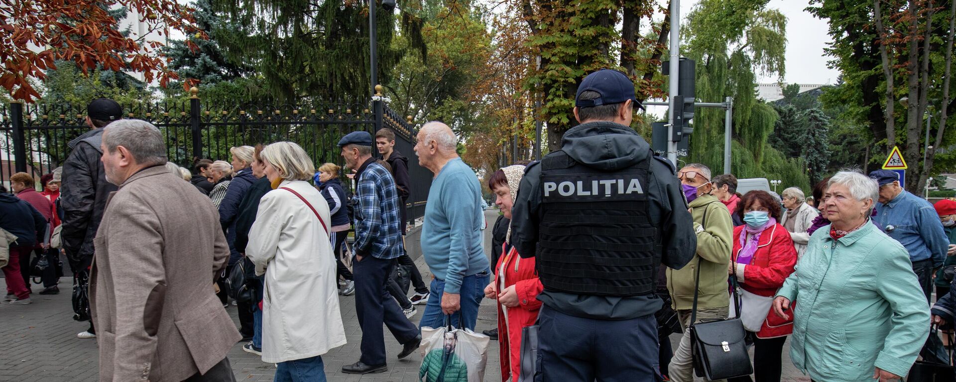 Protestatari și polițiști la președinție - Sputnik Moldova, 1920, 30.09.2022