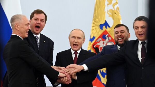 Церемония подписания договоров о вхождении в РФ ДНР, ЛНР, Запорожской и Херсонской областей состоялась в Кремле - Sputnik Moldova