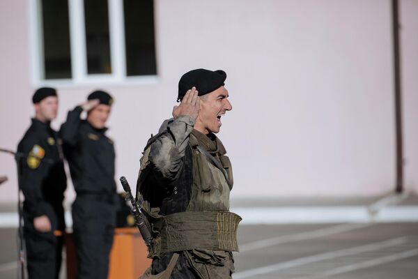 Цель экзамена – подтвердить высокий уровень физической и моральной подготовки полицейских, служащих в спецподразделении Fulger. - Sputnik Молдова