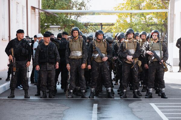 К испытаниям были допущены 37 полицейских из Молдовы и Румынии. - Sputnik Молдова