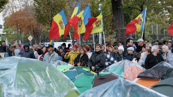 LIVE - Mii de oameni protestează în centrul Capitalei împotriva guvernării - Sputnik Moldova