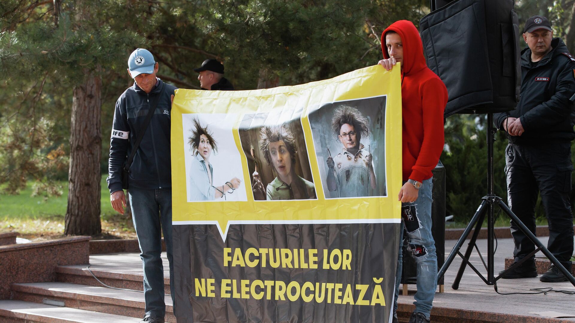 flashmob: „Facturile lor ne electrocutează” - Sputnik Moldova, 1920, 06.10.2022