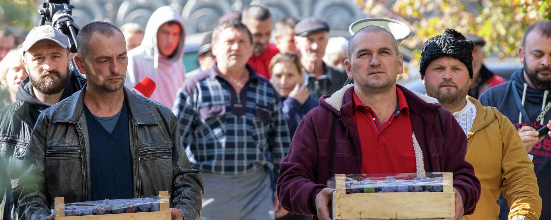На протест у Минсельхоза вышли фермеры из числа тех, кто участвует в бессрочной акции в палаточном городке - Sputnik Moldova, 1920, 07.10.2022