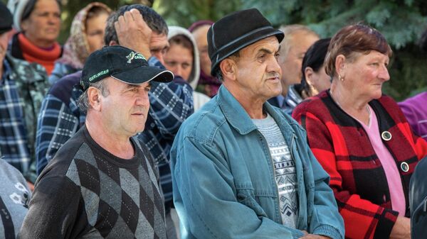 На протест у Минсельхоза вышли фермеры из числа тех, кто участвует в бессрочной акции в палаточном городке - Sputnik Moldova-România