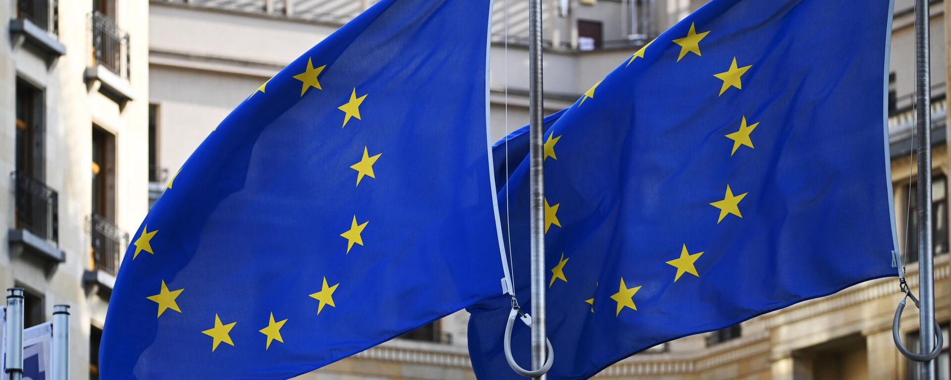 Флаги с символикой Евросоюза в Брюсселе. - Sputnik Молдова, 1920, 04.11.2023