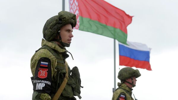 Militari ruși și belaruși în cadrul exercițiilor comune zapad-2017, dfesfășurate în Belarus  - Sputnik Moldova