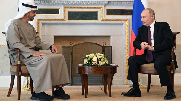 Întâlnirea lui Vladimir Putin cu emirul Emiratelor Arabe Unite Mohammed bin Zayed Al Nahyan - Sputnik Moldova-România